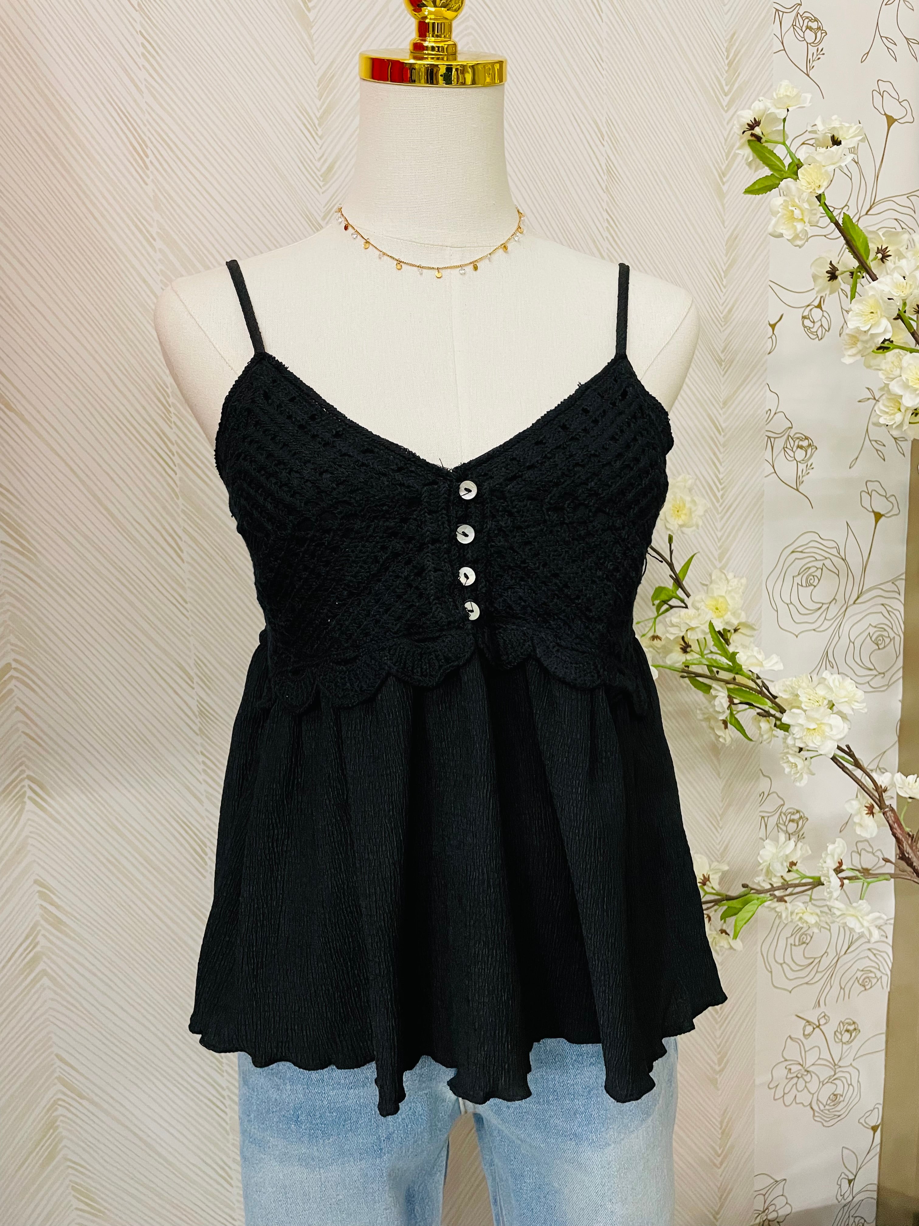 Blk crochet detail top