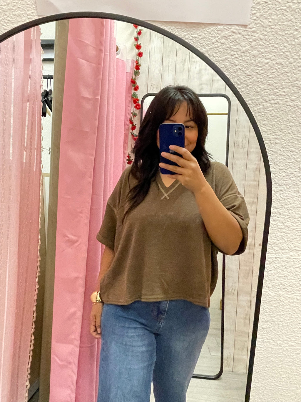 V-neck oversized shirt